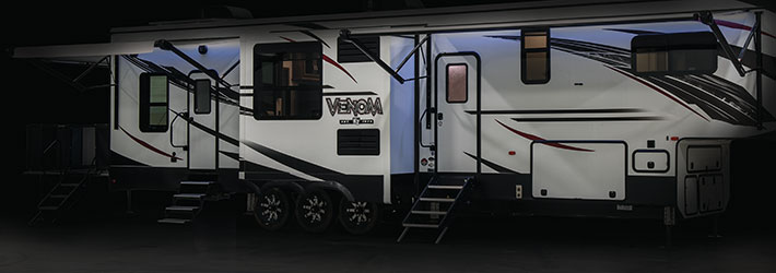 2019 KZ RV Venom V3911TK Fifth Wheel Toy Hauler Exterior Awning