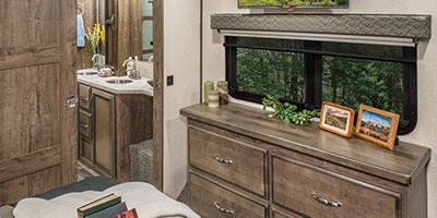 2019 KZ RV Durango Gold G366FBT Fifth Wheel Dresser