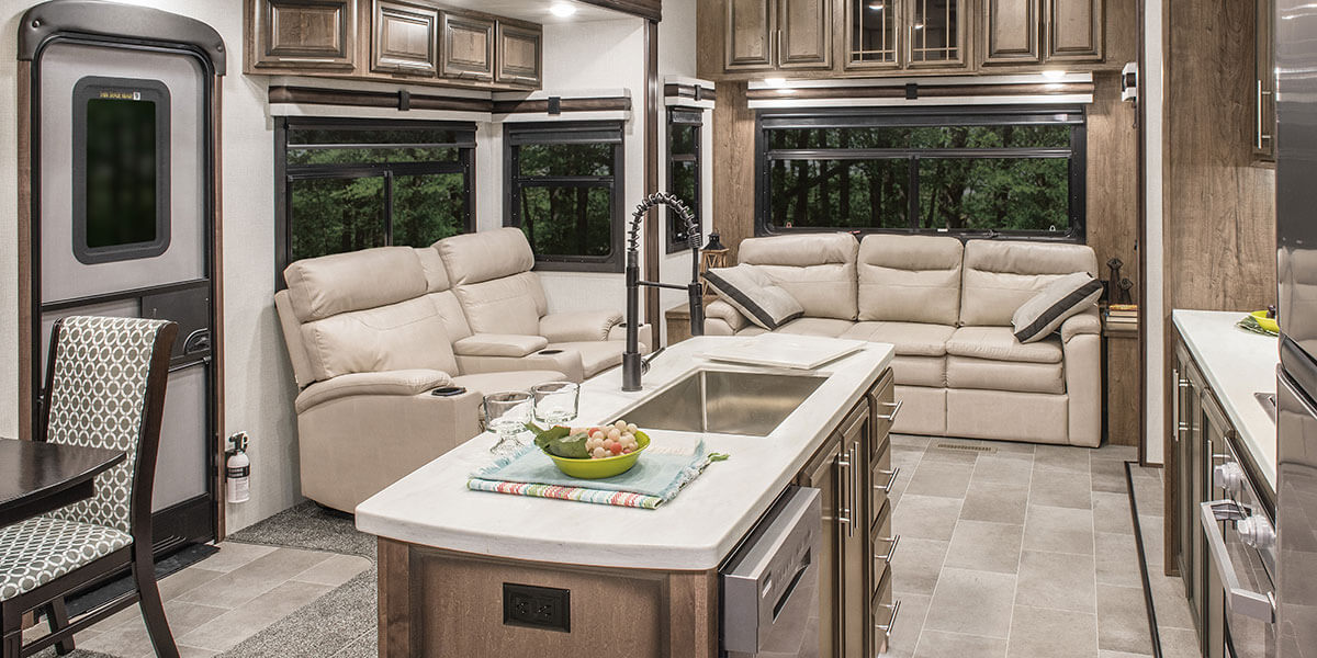 2020 KZ RV Durango Gold G383RLT Fifth Wheel Living Room