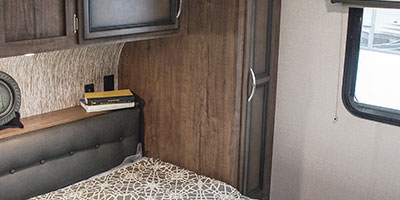 2019 KZ RV Durango Half-Ton D256RKT Fifth Wheel Bed