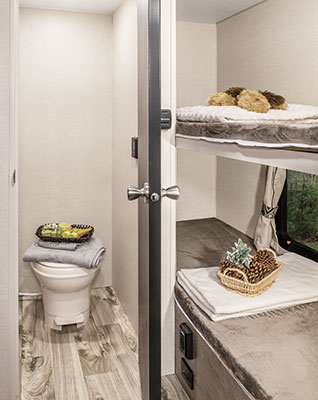 2019 KZ RV Sportsmen Classic SE 180BHKSE Travel Trailer Bathroom