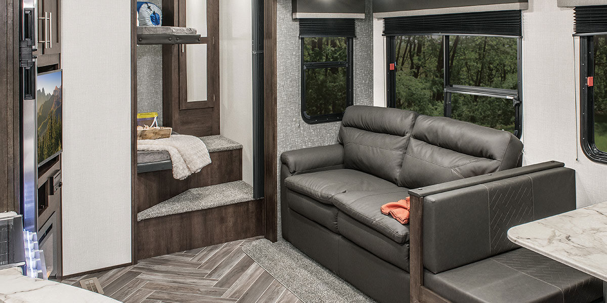 2020 KZ RV Sportsmen 292BHK Fifth Wheel Sofa