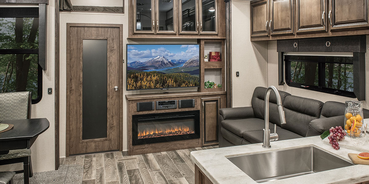 2019 KZ RV Venom 3911TK Fifth Wheel Toy Hauler Entertainment Center