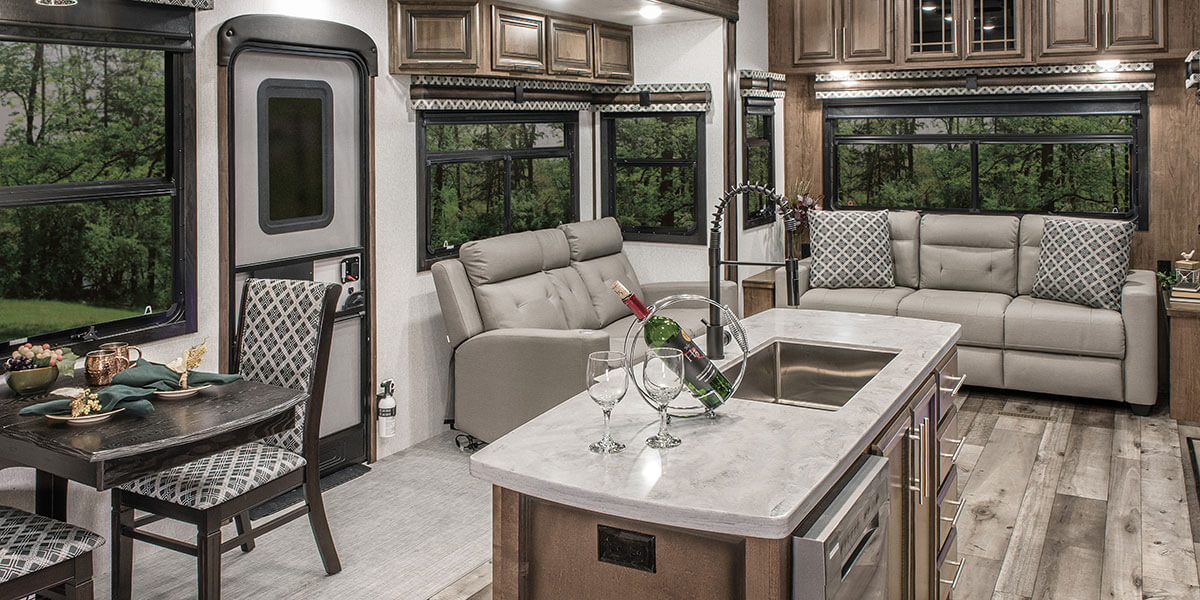 2021 KZ RV Durango Gold G383RLQ Fifth Wheel Living Room