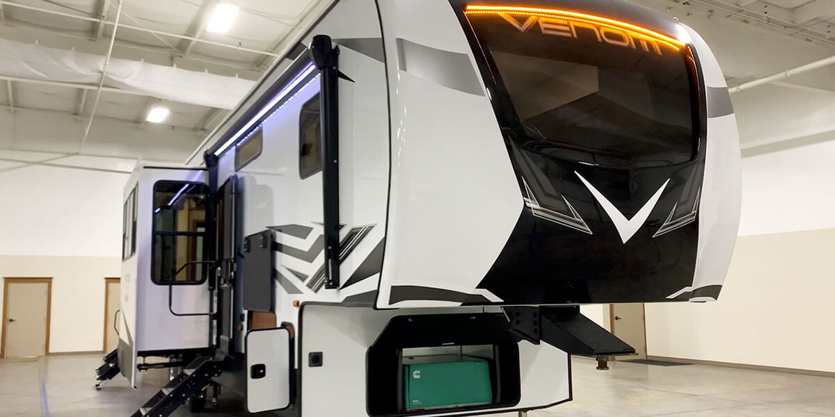 2021 KZ RV Venom V-Series V3916TK Fifth Wheel Toy Hauler Quick Tour Video