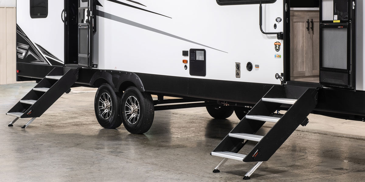 2024 KZ RV Sportster 331TH13 Fifth Wheel Toy Hauler Exterior Steps